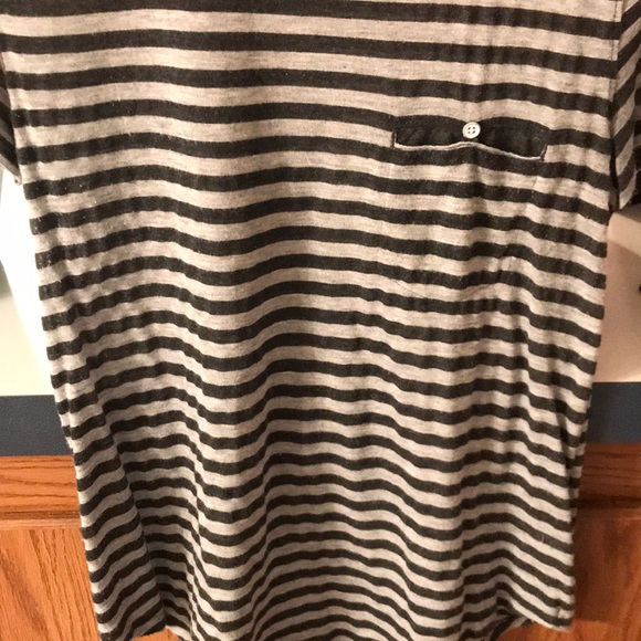 ❌SOLD❌Super soft striped pocket tee - Picture 2 of 5